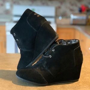 TOMS desert wedge size 9 EUC